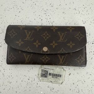 Louis Vuitton wallet pink button